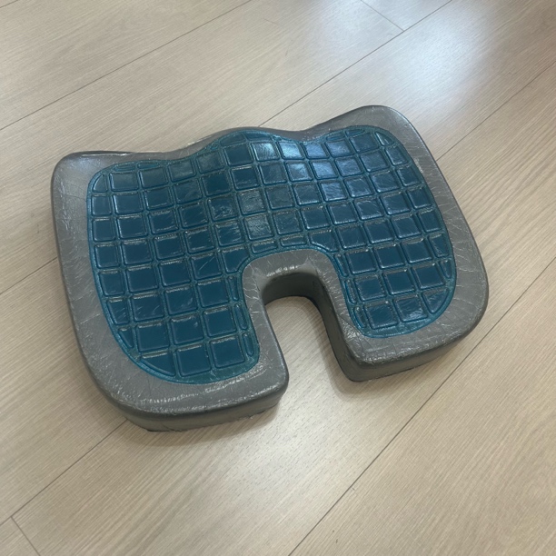 美臀坐垫垫子/凝胶学生记忆棉坐垫凉感座垫防滑久坐加厚车载凉垫