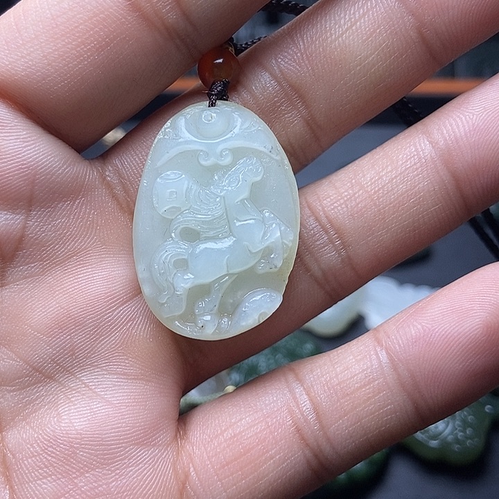 颈饰未镶嵌和田玉