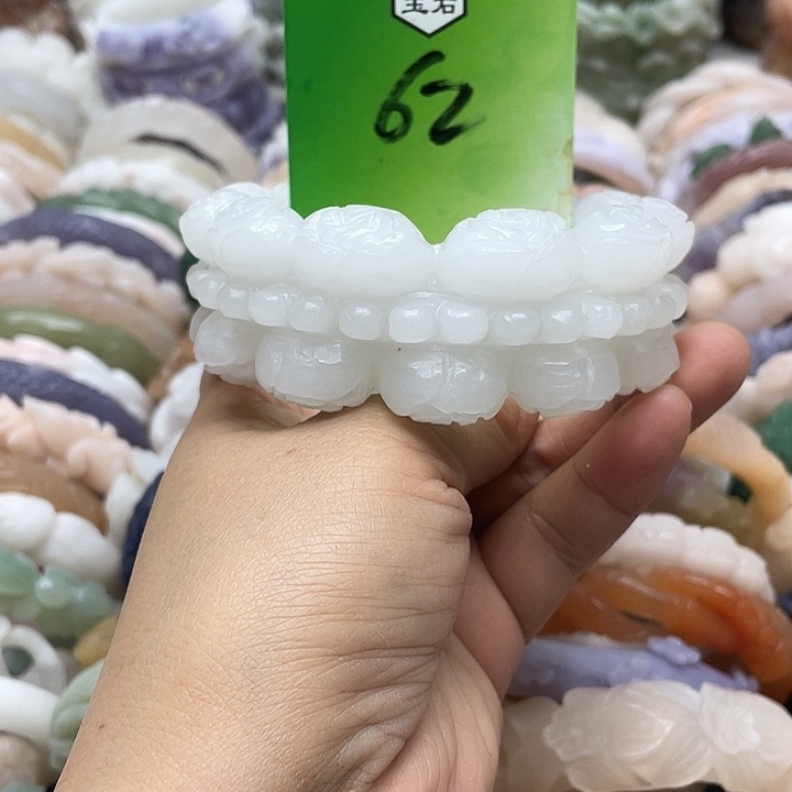 未镶嵌手镯石英岩玉