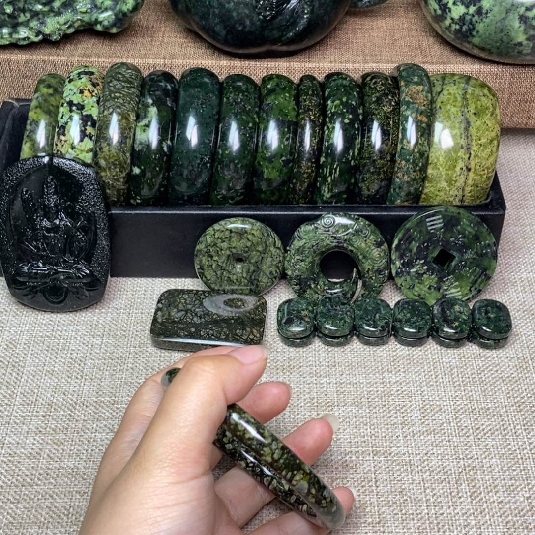 蛇纹石玉未镶嵌颈饰用****1
