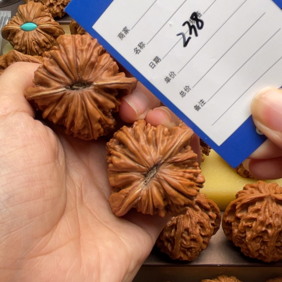 文玩核桃吊坠238号44平谷楼