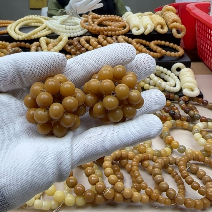 手串菩提根/象牙果8.8*10 11年 精工