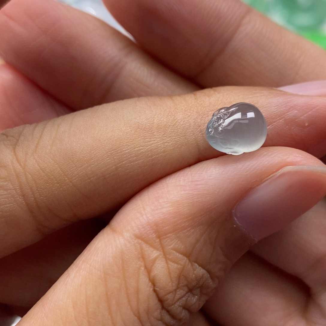 翡翠未镶嵌颈饰缅甸