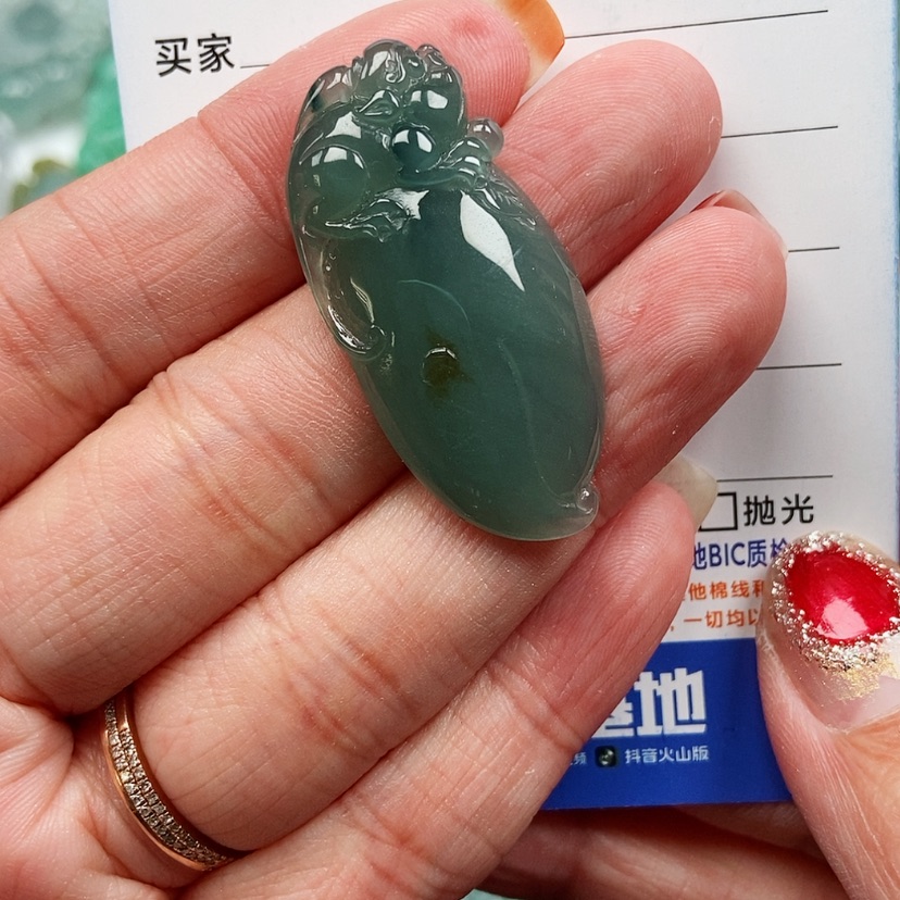 【闪购商品】翡翠颈饰未镶嵌福瓜