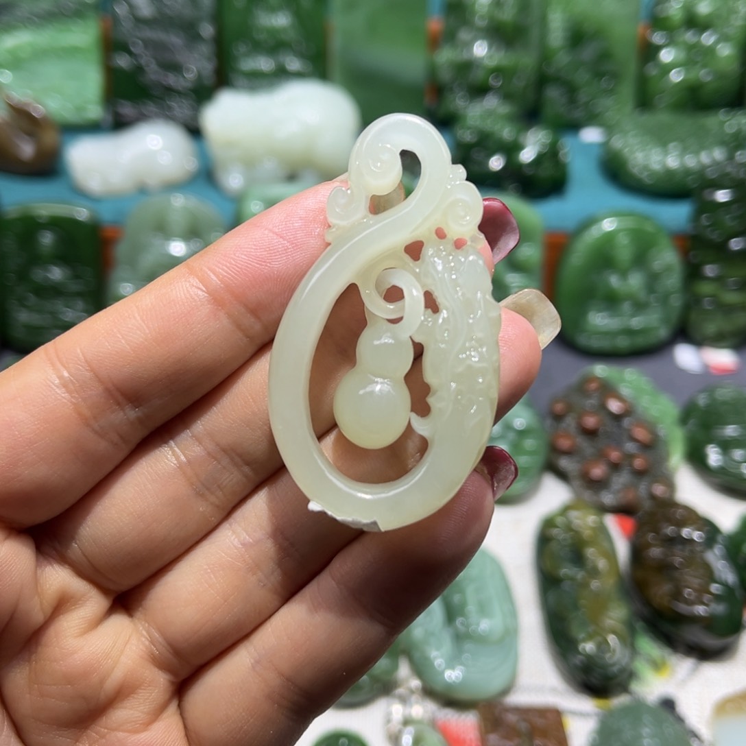 和田玉颈饰未镶嵌