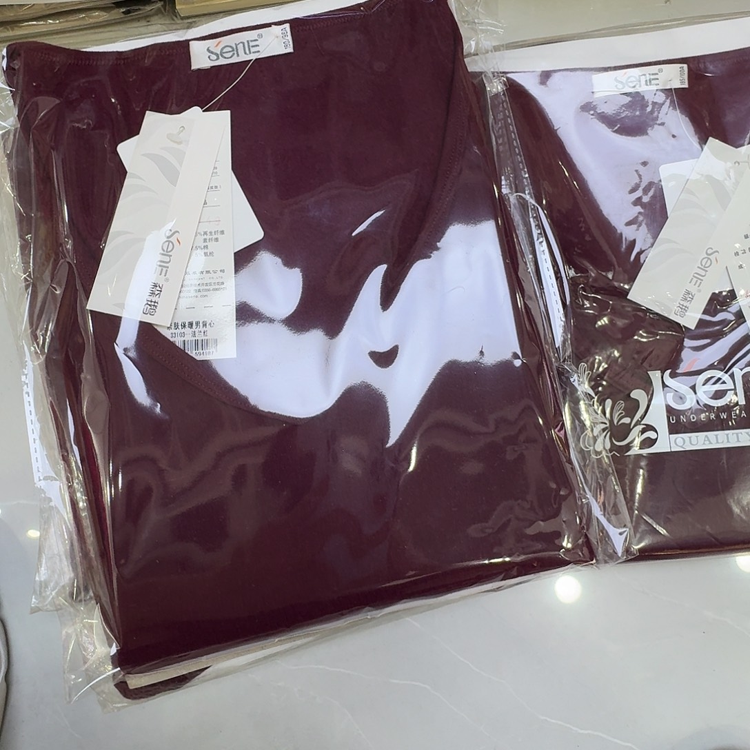 五***云33103法兰红180五件185一件背心