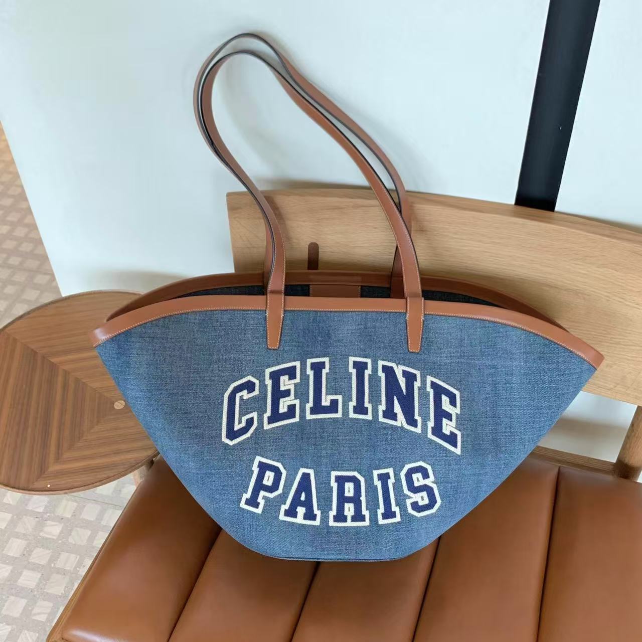 99新 Celine/思琳 壹臻/牛仔couffin大号贝壳包 84489975