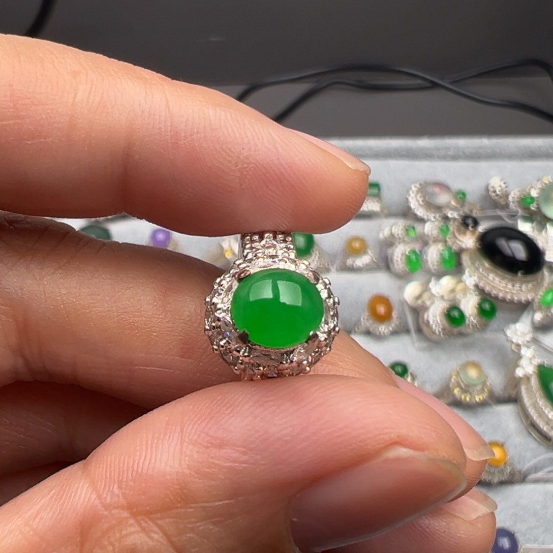 定制翡翠未镶嵌A货