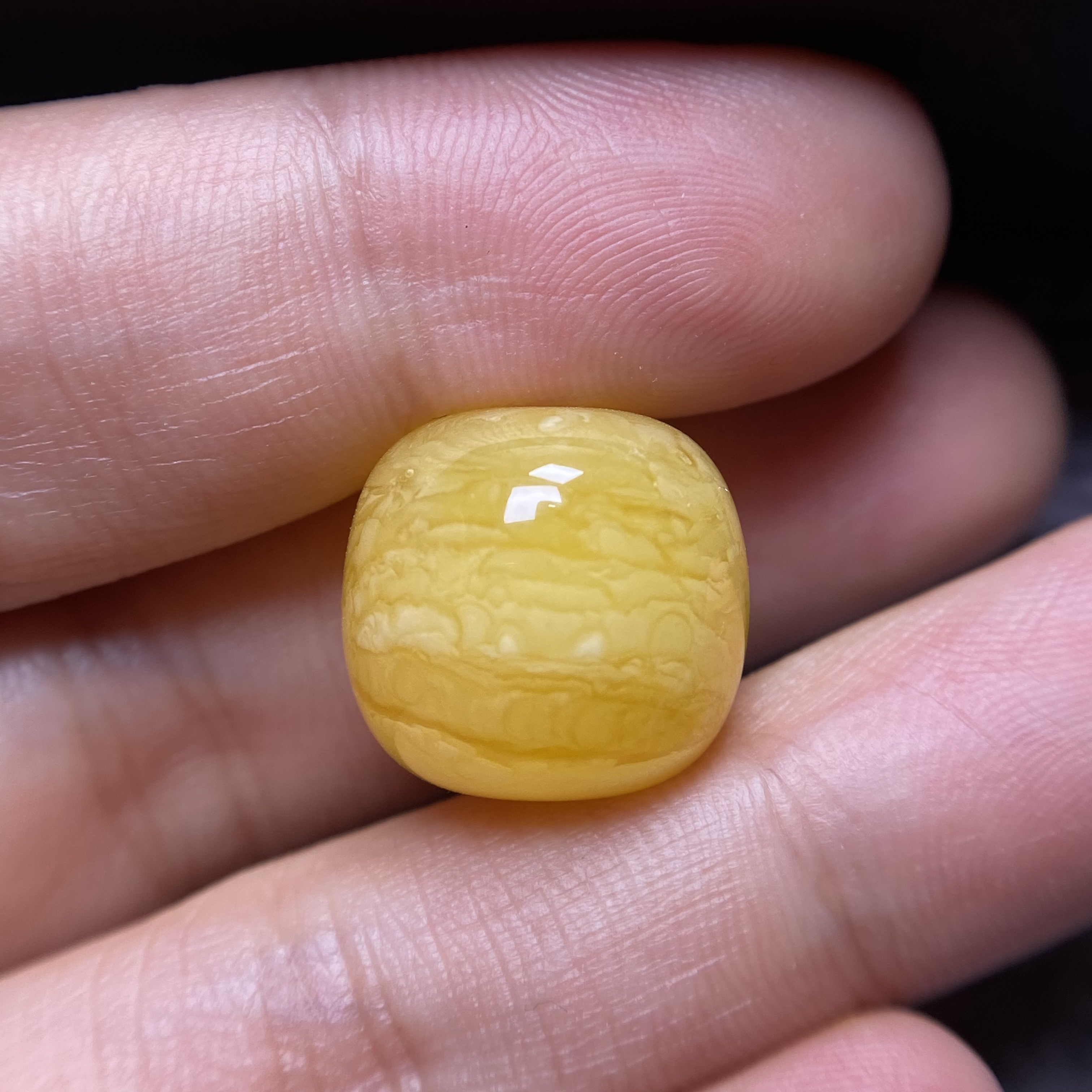 蜜蜡胶皮鸡油黄千层虎皮老型配饰15.3×14.4mm，花纹颜色好，无优化