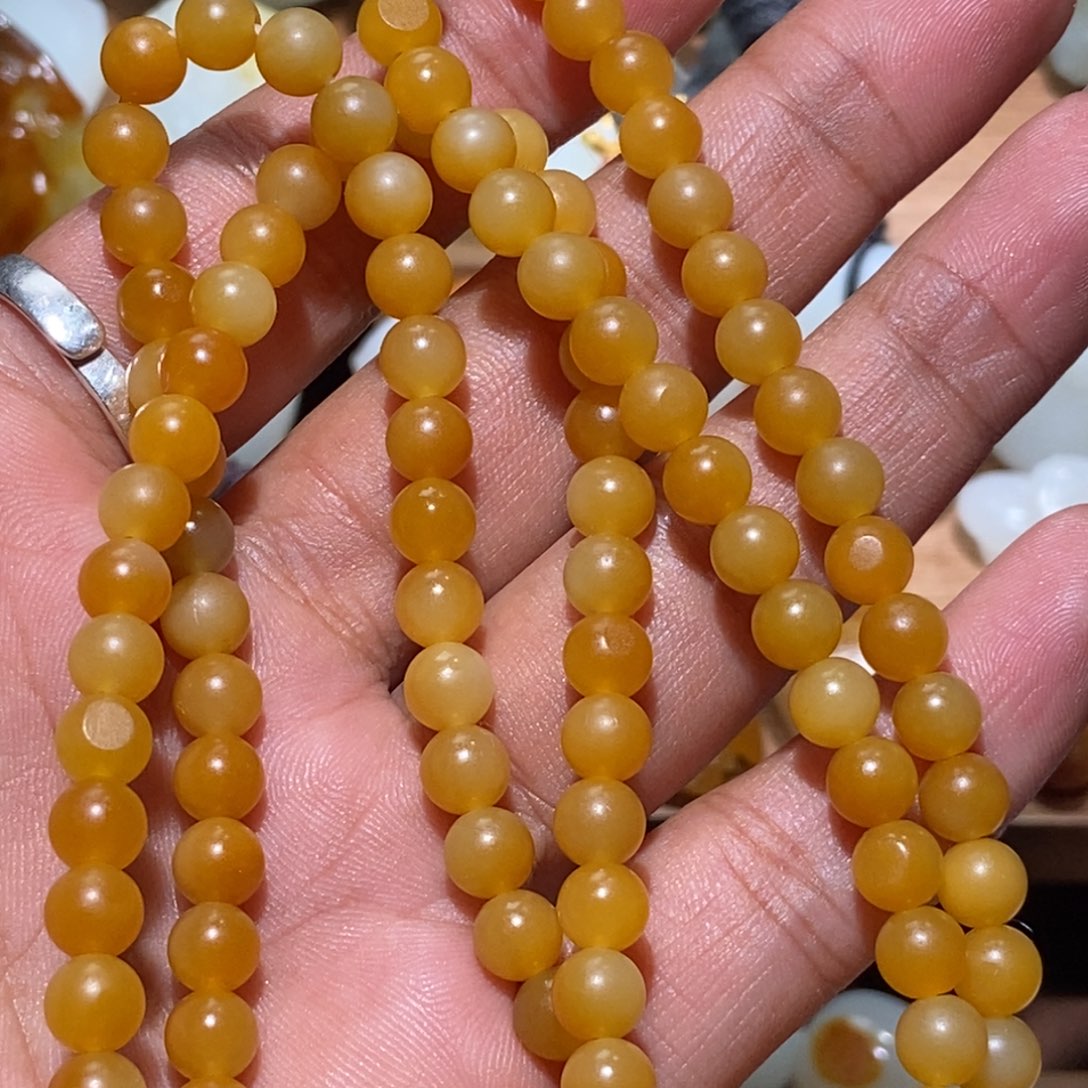 海***哥和田玉未镶嵌颈饰