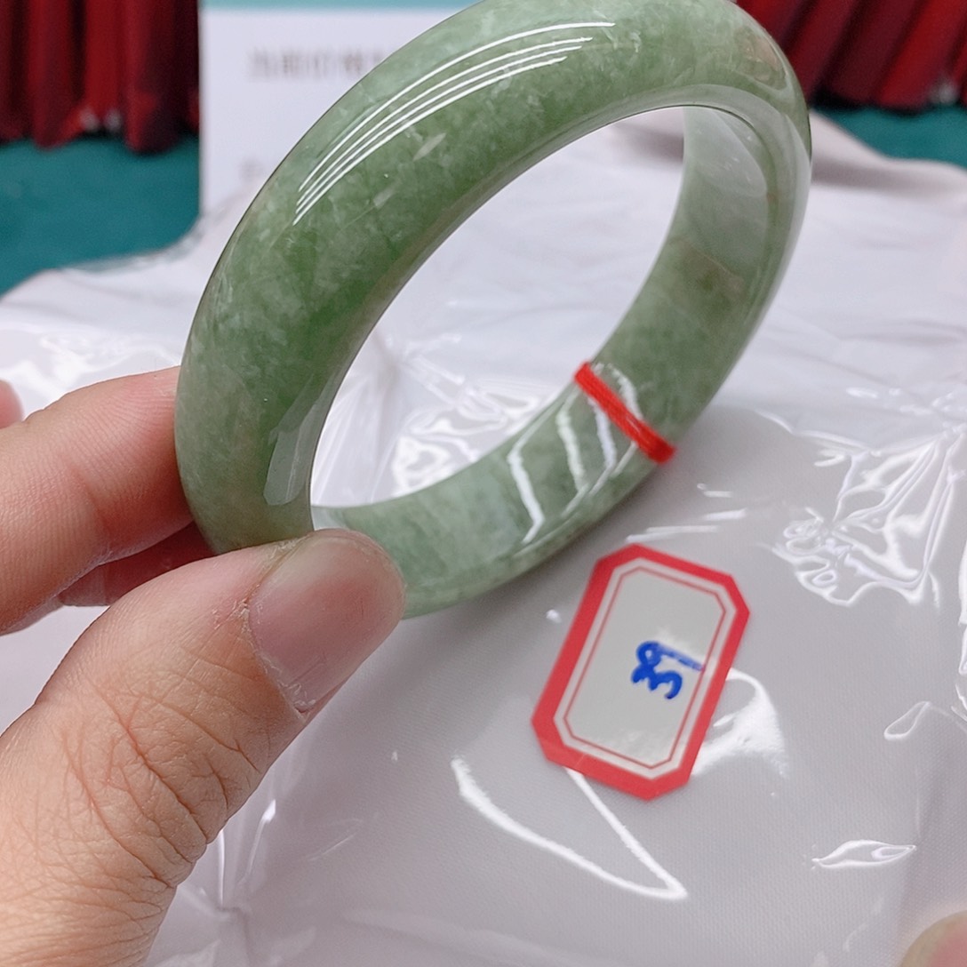 翡翠手镯未镶嵌小*39999999