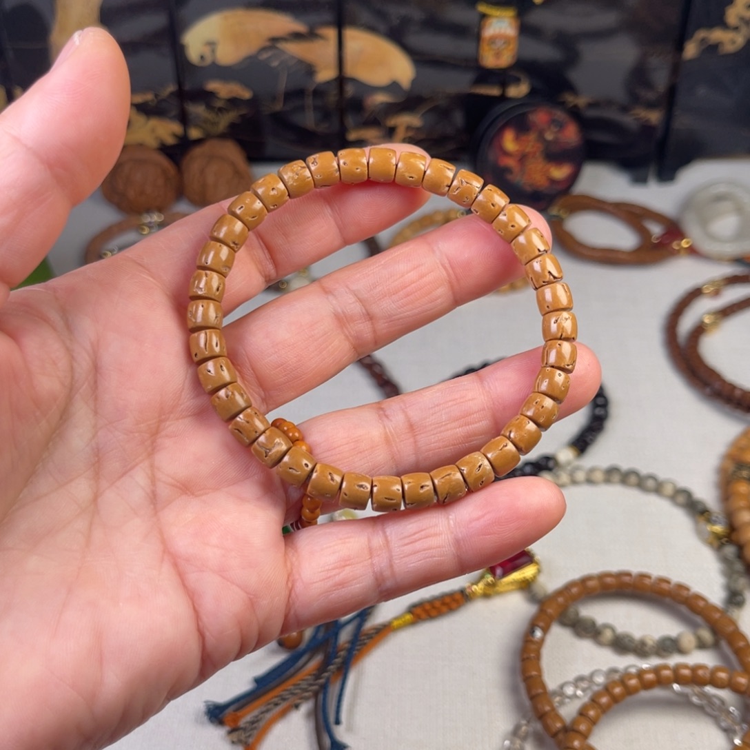 桃核吊坠234677889865457889