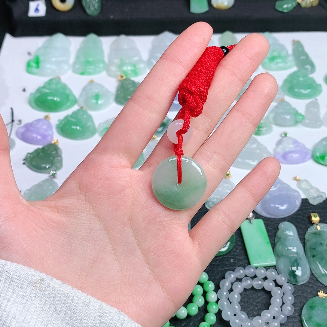 翡翠吊坠(不含链)未镶嵌翡翠