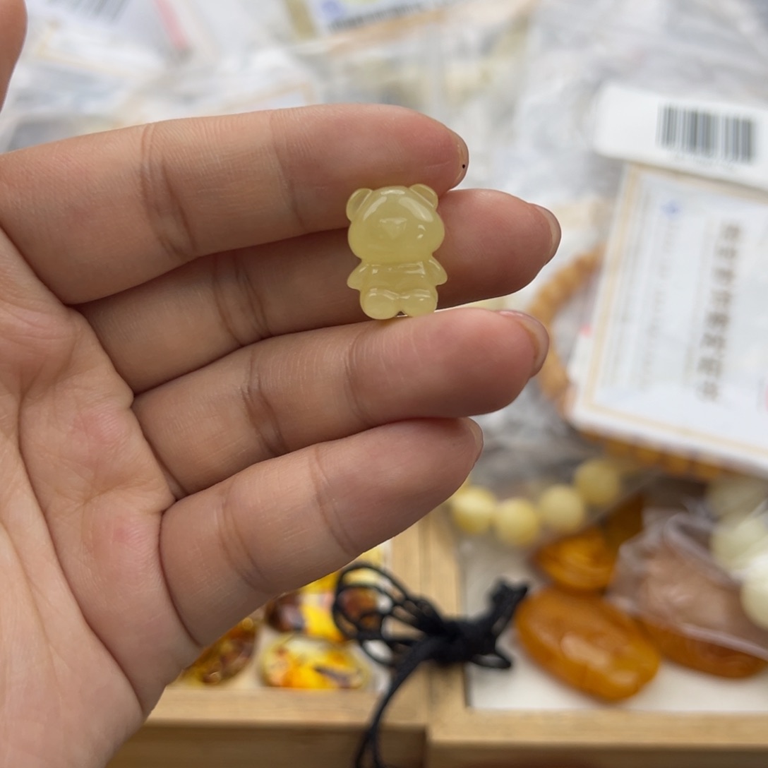 琥珀珠宝奇石未镶嵌