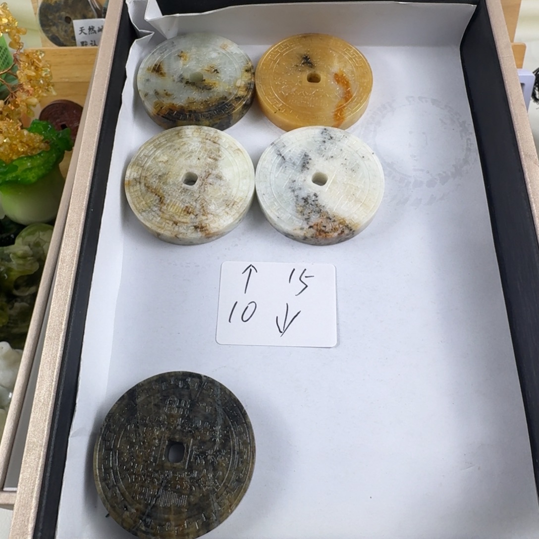 穆***野蛇纹石玉合金颈饰默认微瑕