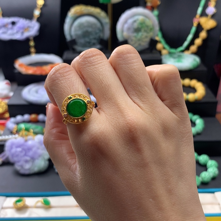 翡翠戒指未镶嵌翡翠戒指