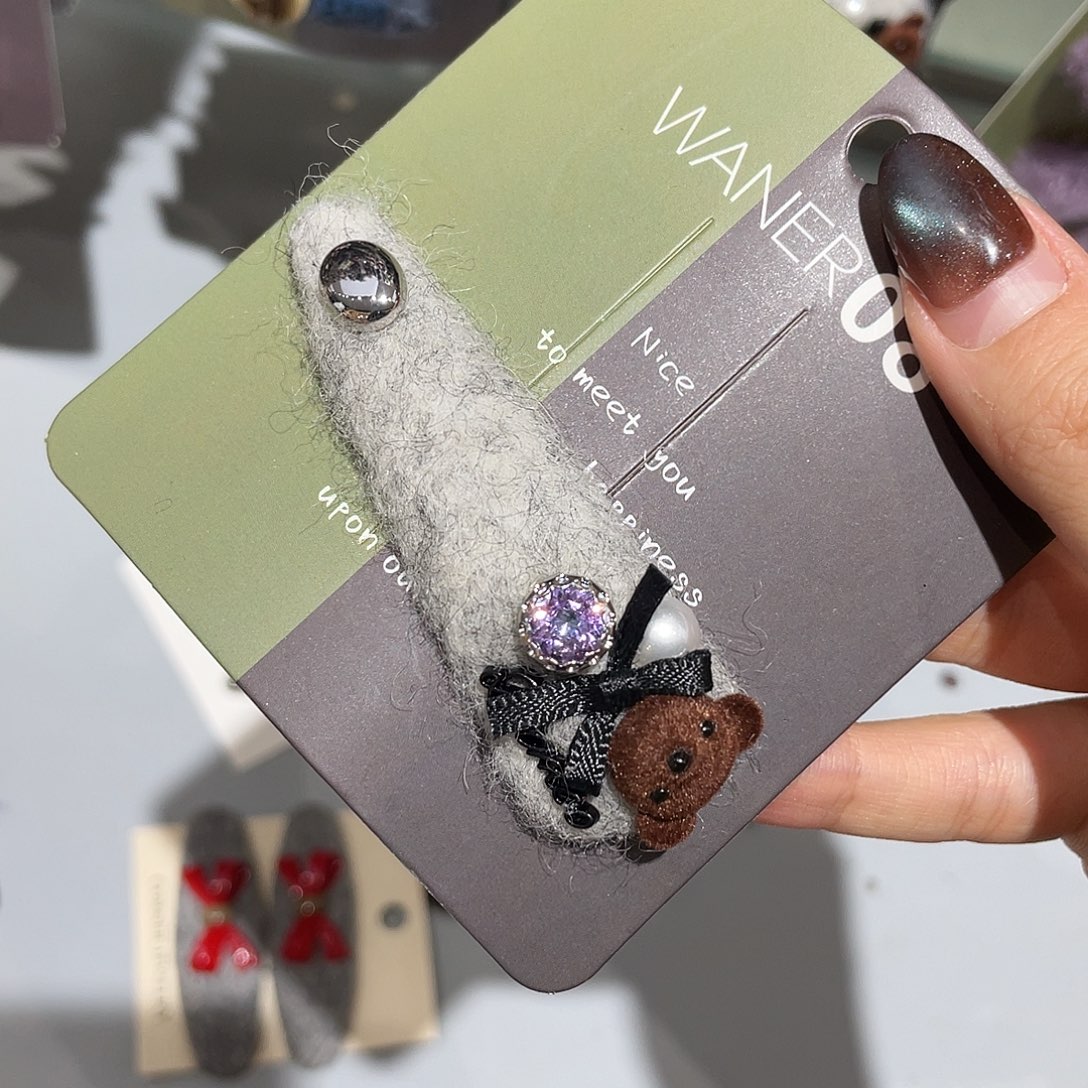 非金属灰色小熊一只