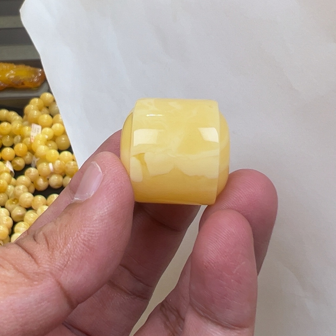 蜜蜡未镶嵌珠宝奇石11.14克