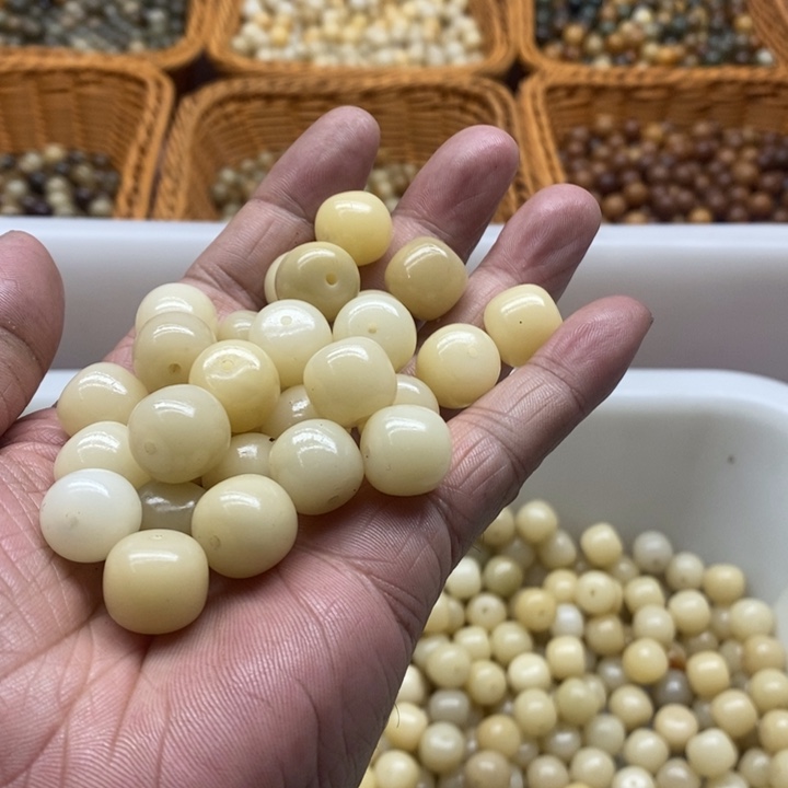 白玉菩提吊坠瑕疵14奶白桶珠60颗
