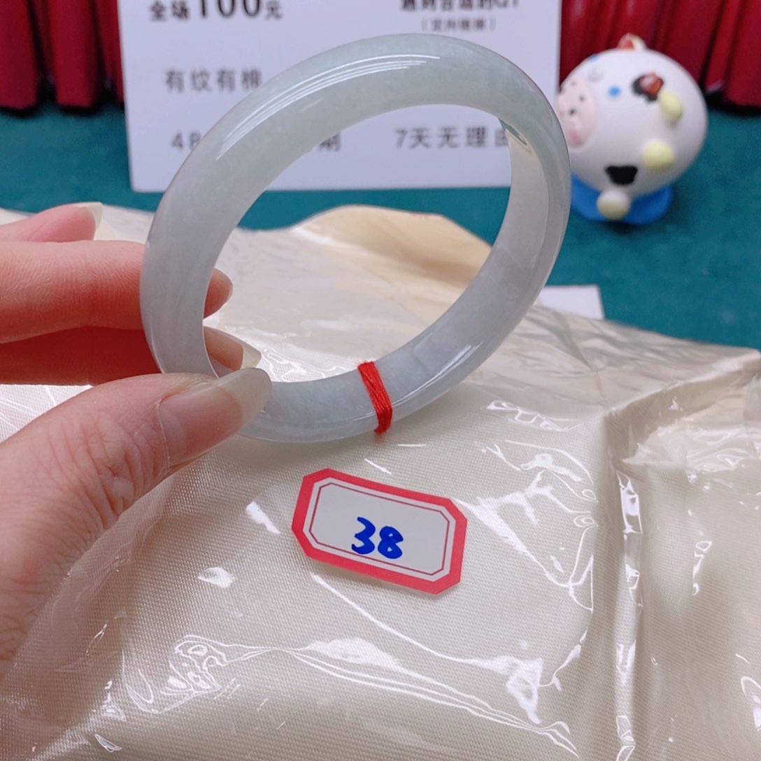 翡翠未镶嵌手镯?*38888888