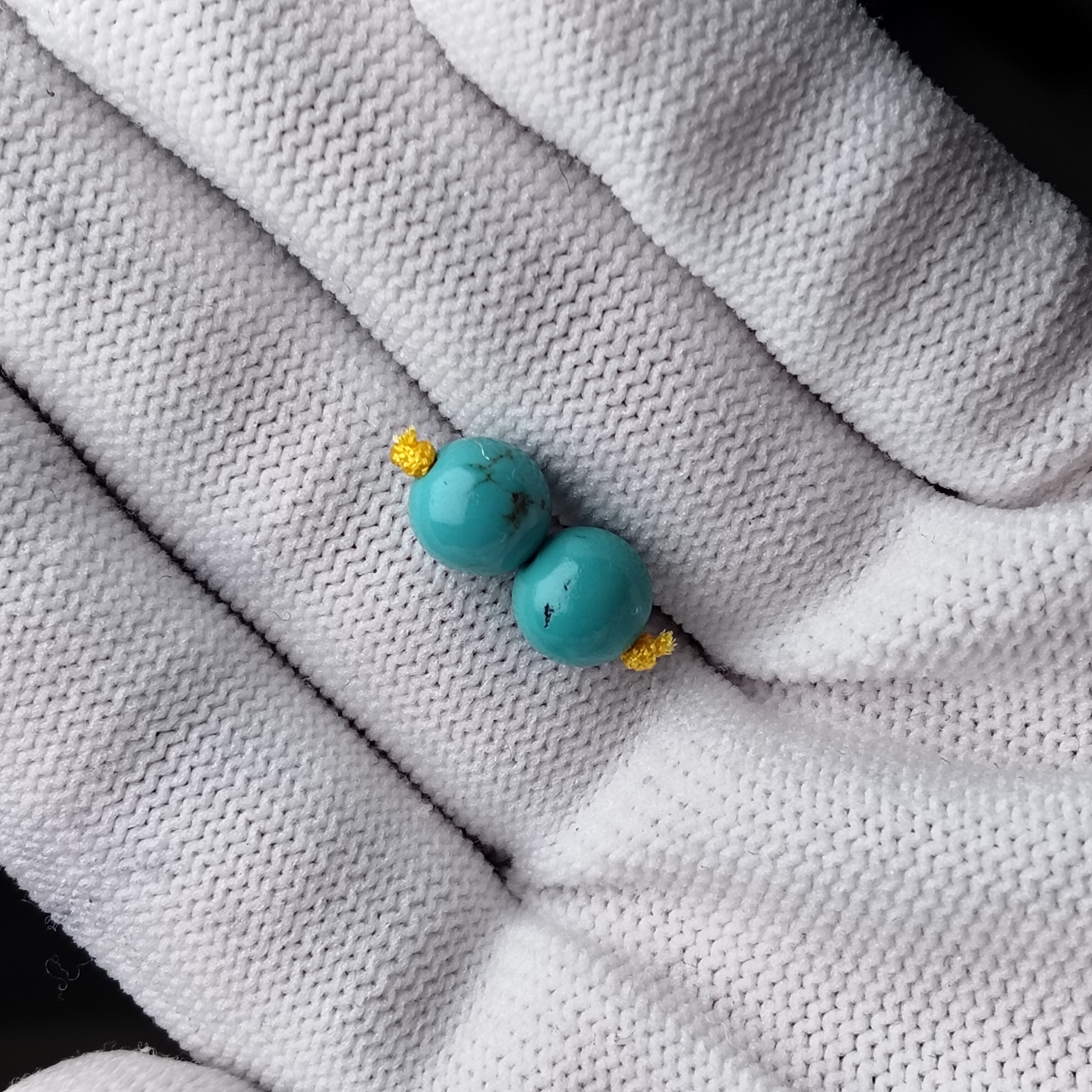 原矿绿松石圆珠7.4尺寸