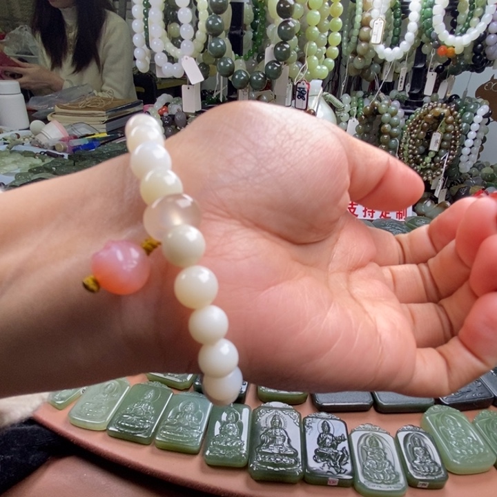 和田玉（糖玉）未镶嵌颈饰和田玉