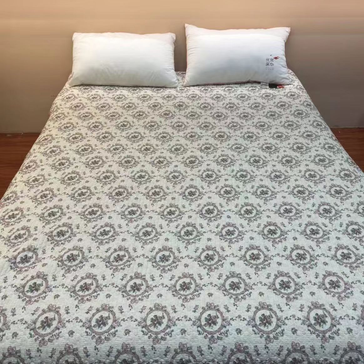 【绗缝床盖-玫瑰庄园】200*230cm亲肤多功能保暖针织棉加厚绗缝床盖