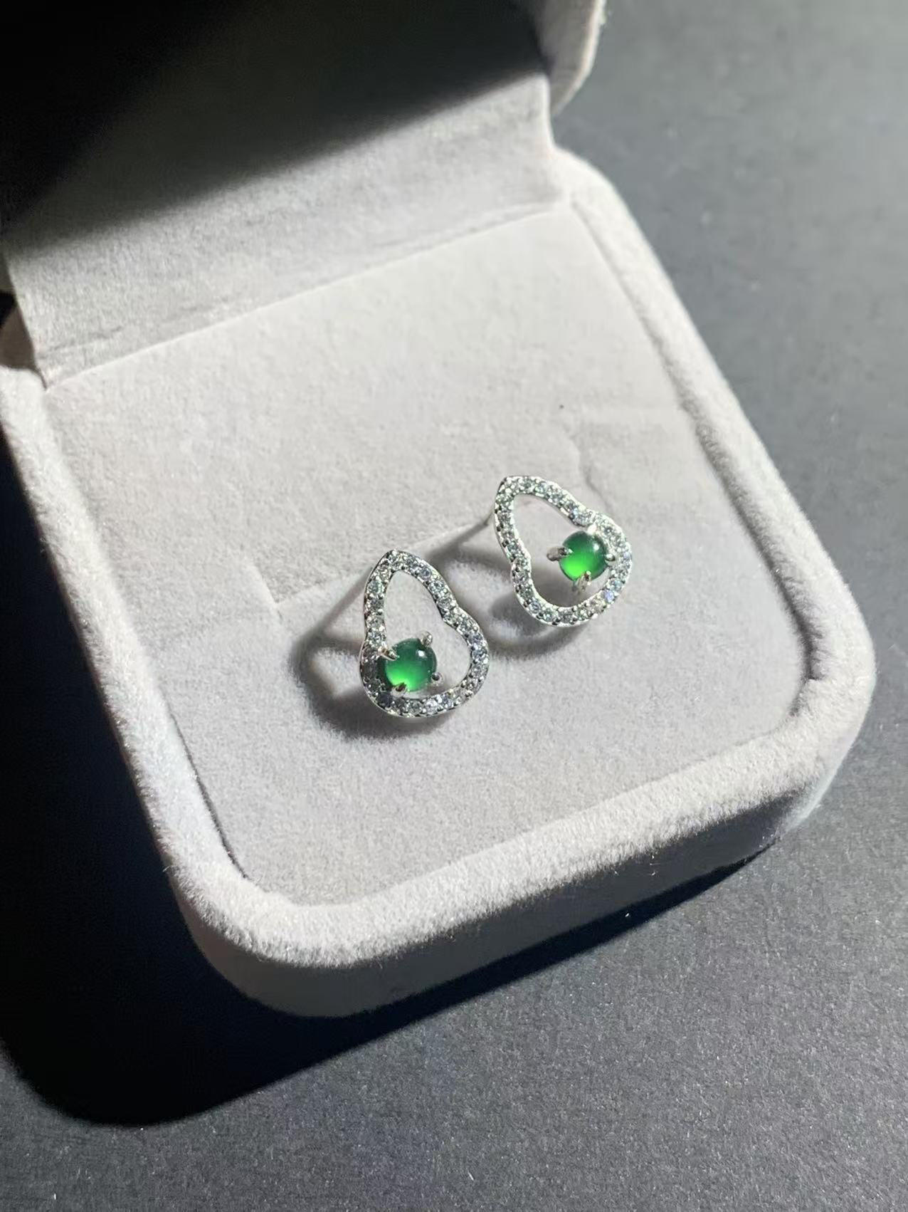 天然A货翡翠辣绿葫芦耳钉【松柏珠宝】多样性发货一对