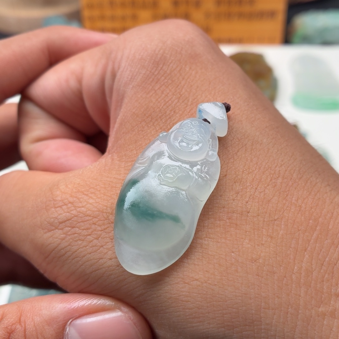 定制翡翠未镶嵌佛