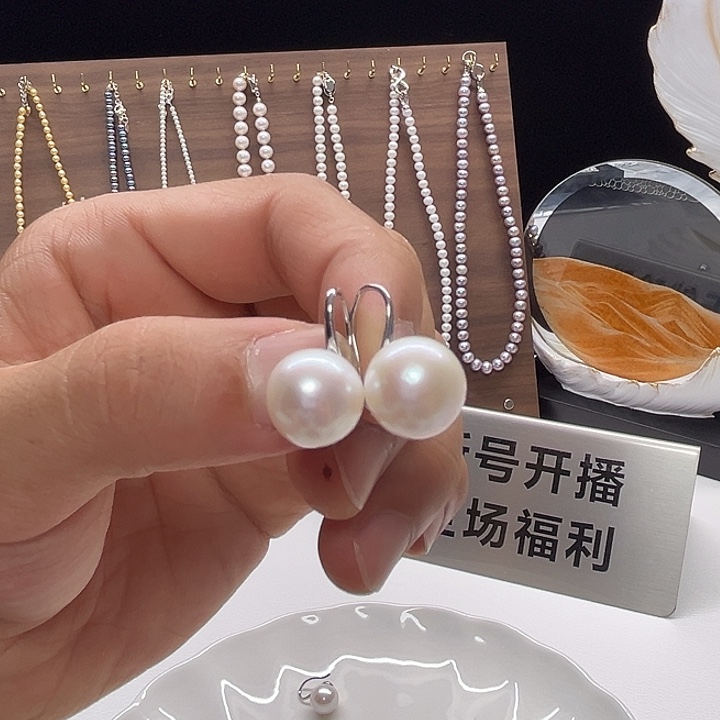 银S925镶嵌耳饰淡水珍珠