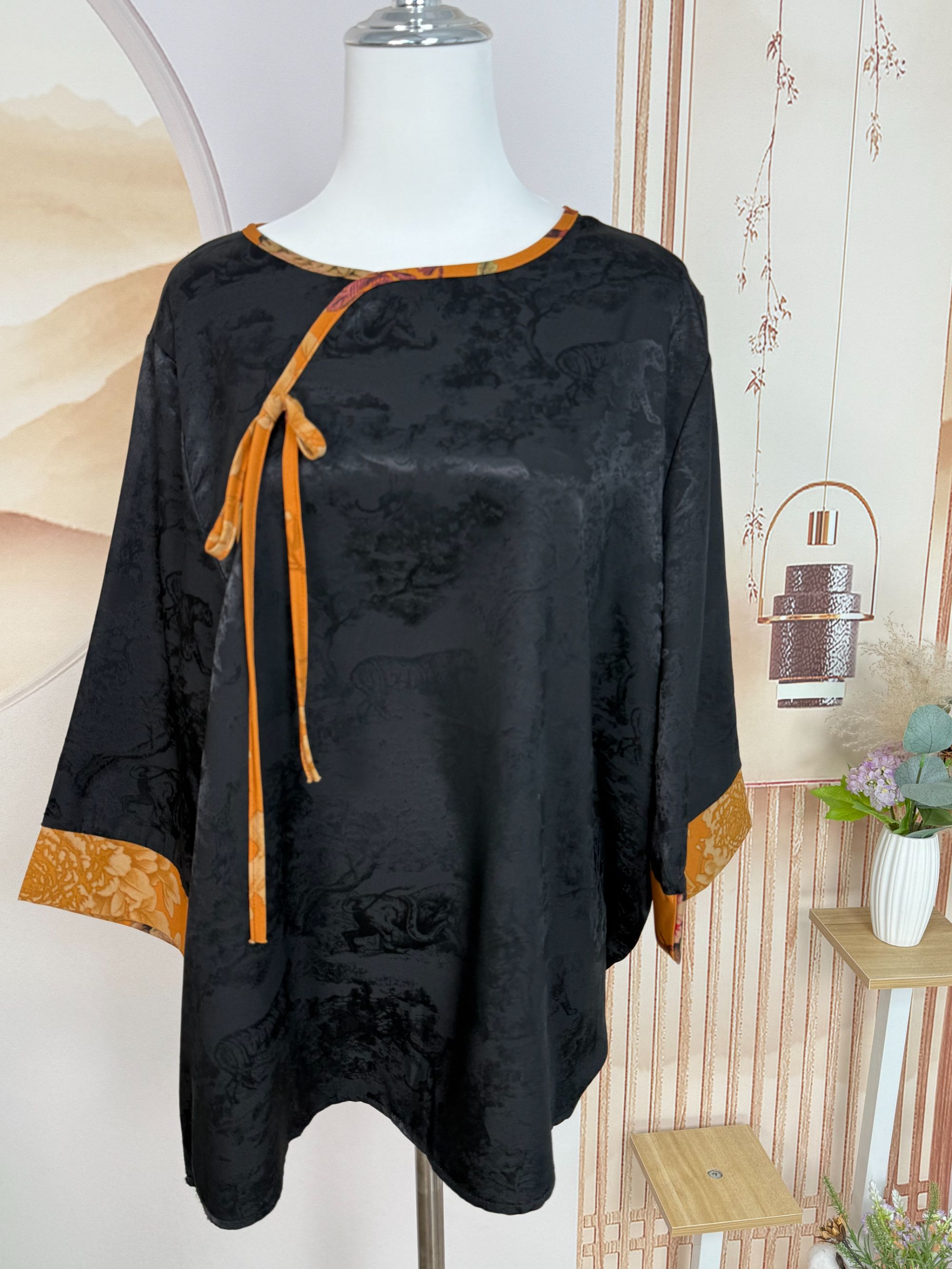 106黑色新中式暗纹上衣