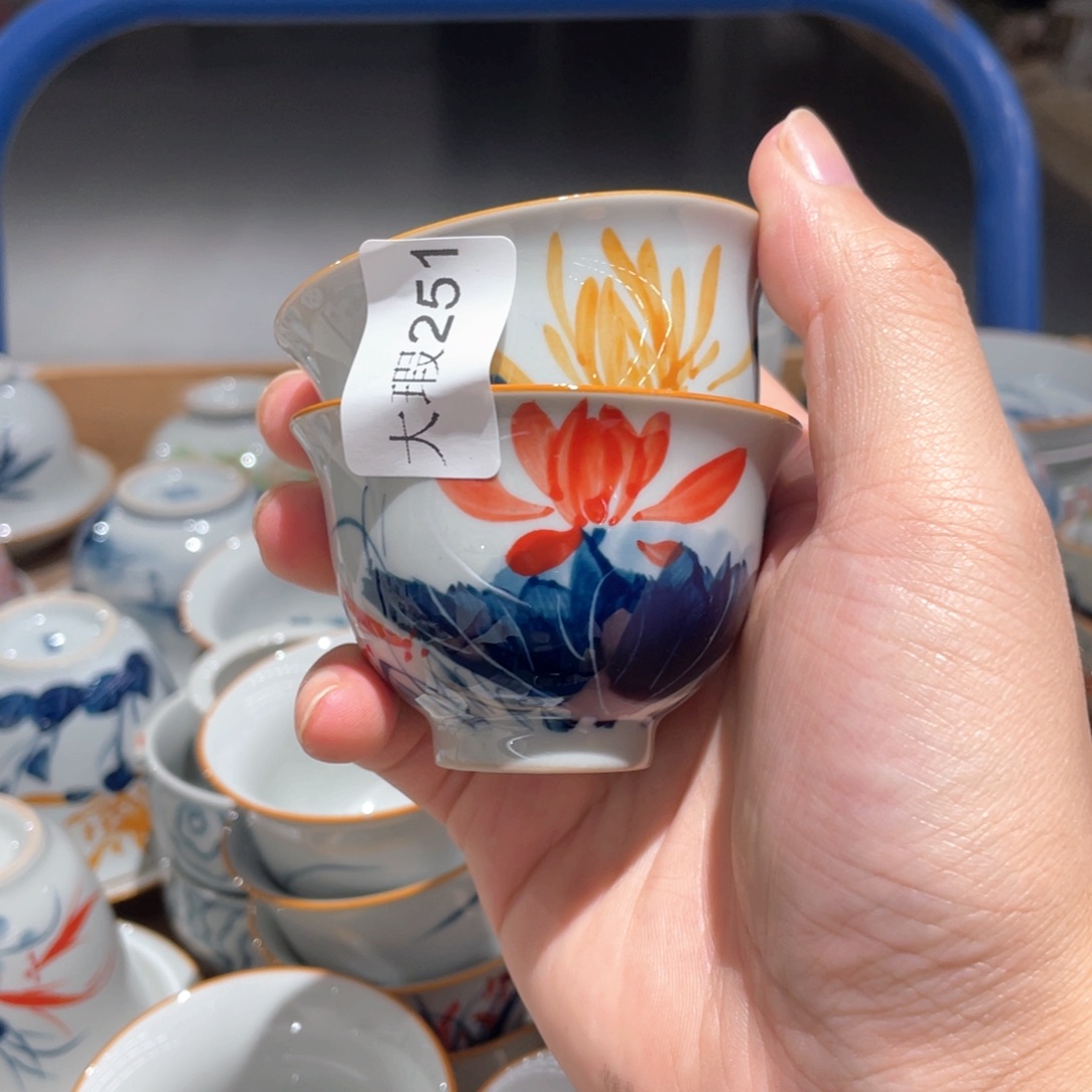 釉下手绘茶具微瑕