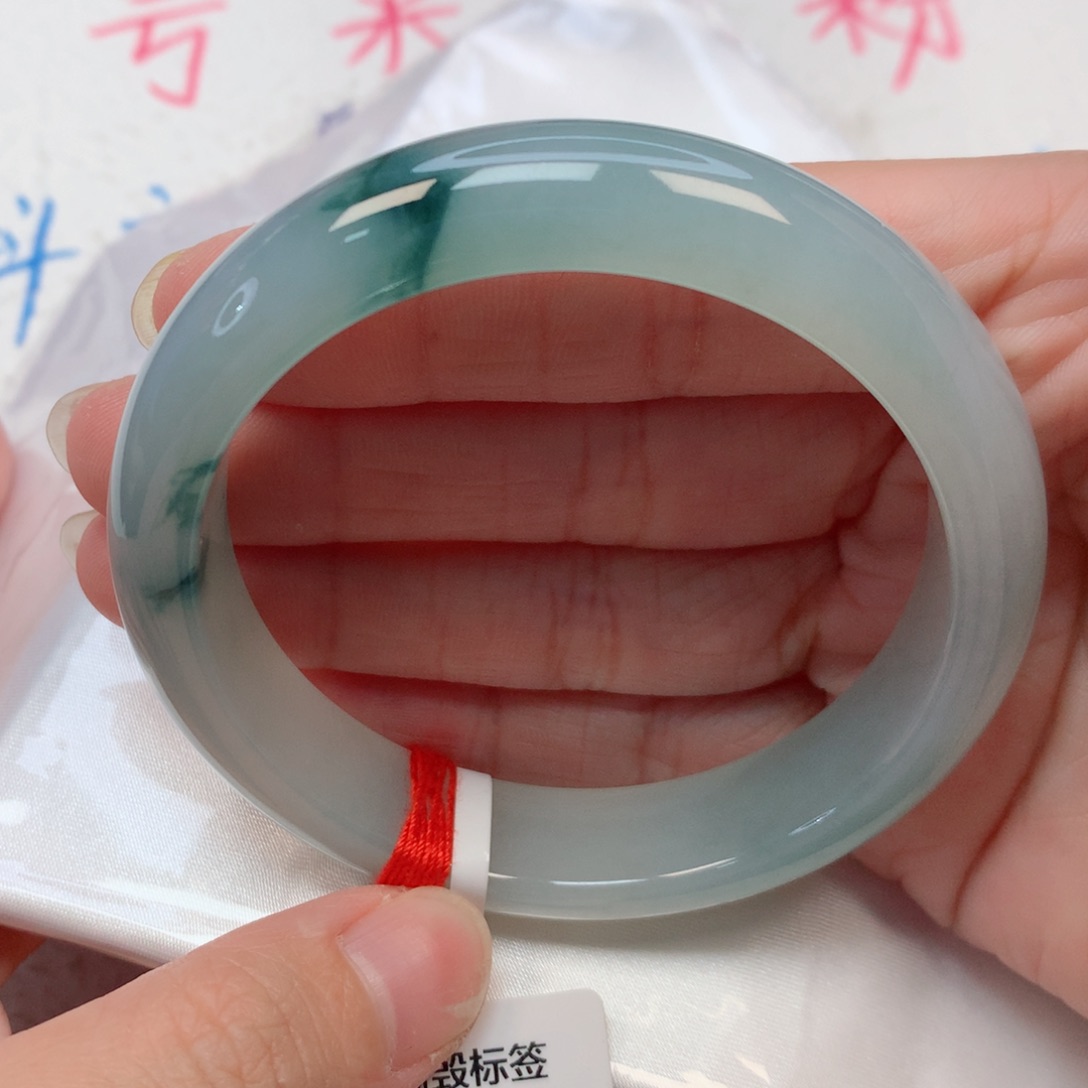 翡翠手镯未镶嵌57圈 蓝底飘蓝花 无包容