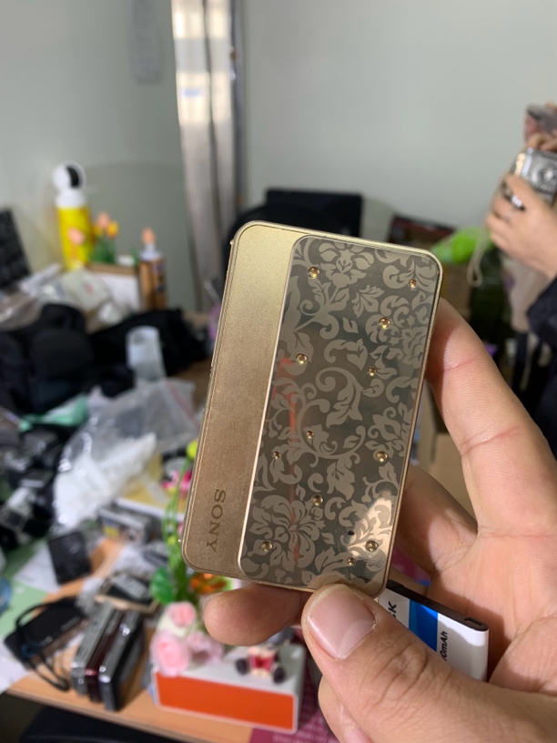 8新 Sony/索尼 索尼t99d数码相机，配件全，