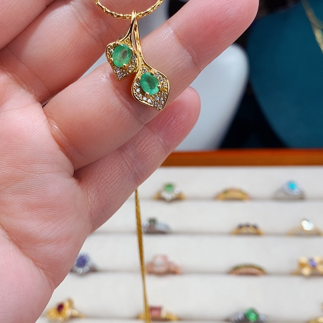 祖母绿颈饰银S925镶嵌