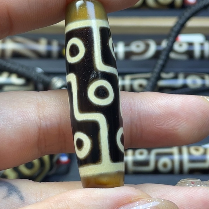 罗***磊玛瑙/玉髓未镶嵌颈饰