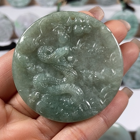 翡翠颈饰未镶嵌蛇牌福利