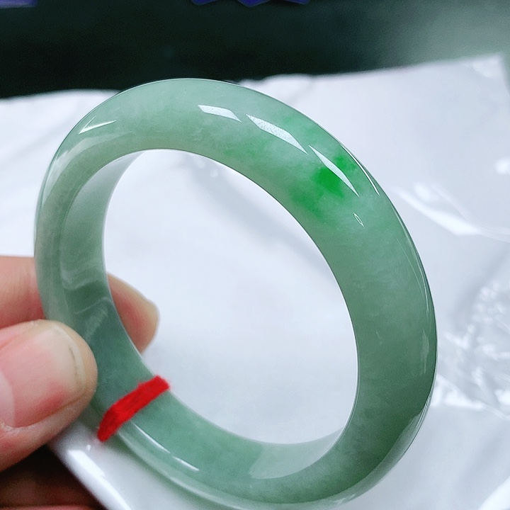 翡翠手镯（圆镯）未镶嵌翡翠手镯 未镶嵌