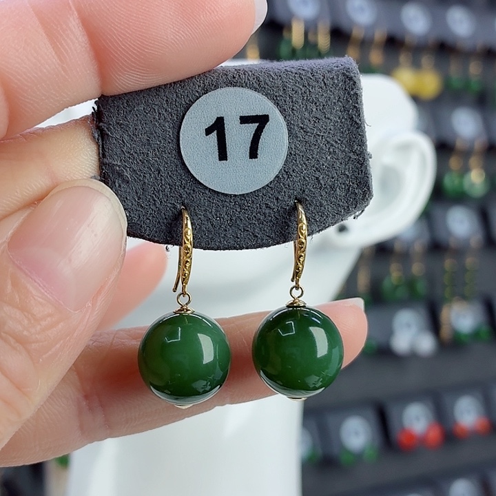 和田玉18K金镶嵌耳饰