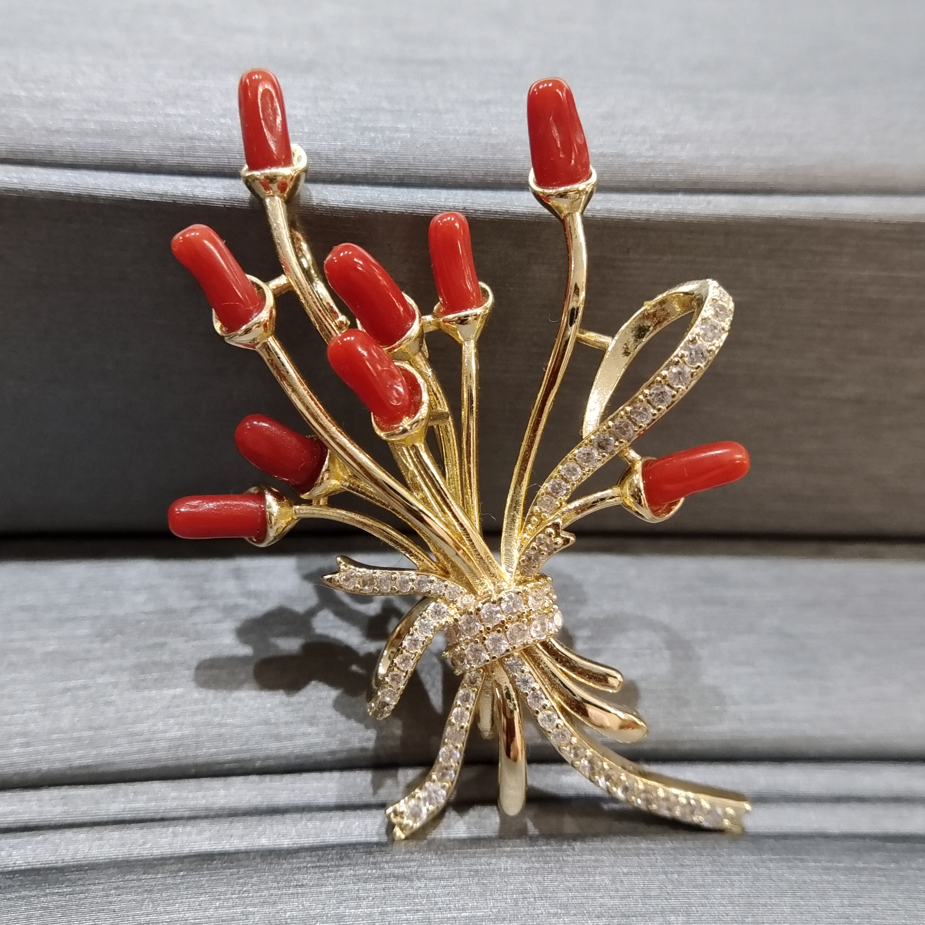 天然珊瑚胸针 项链两用