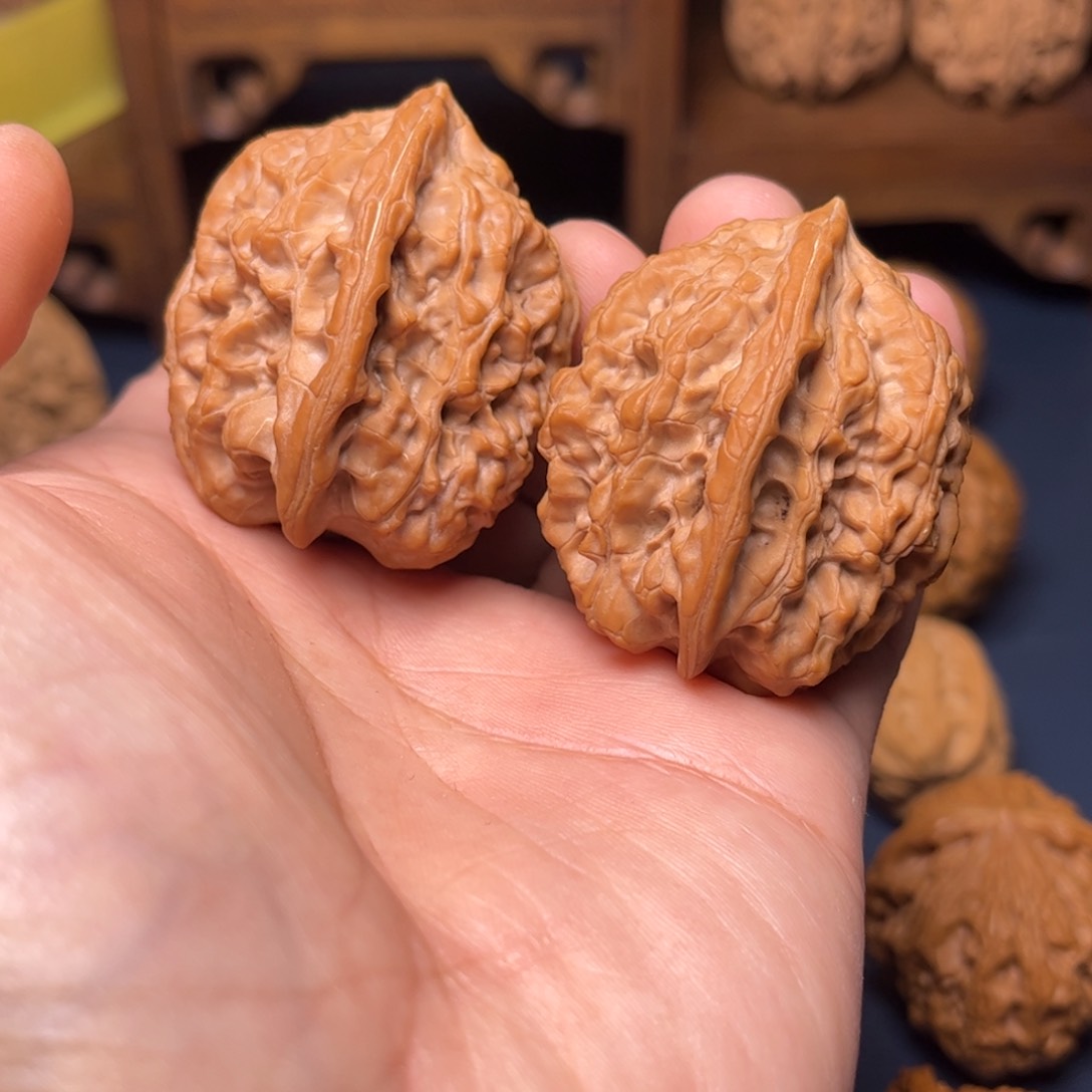 文玩核桃吊坠L****）壁虎