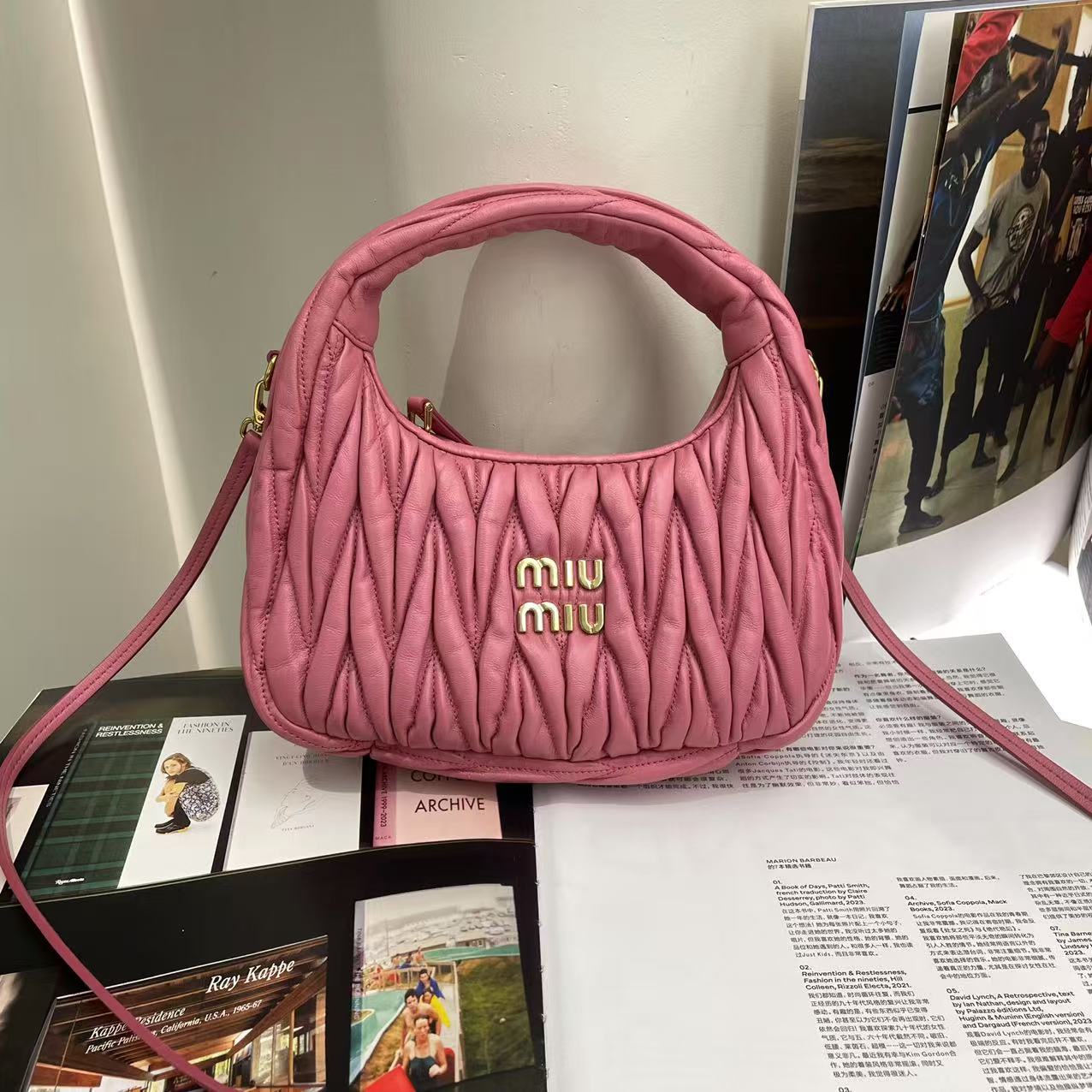 99新 MIU MIU/缪缪 98新海棠粉羊皮wanderr小号 斜挎包手提包