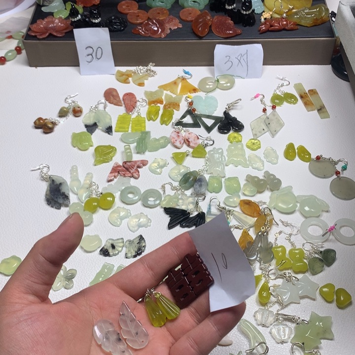 蛇纹石玉耳钉足银镀金镶嵌否***。