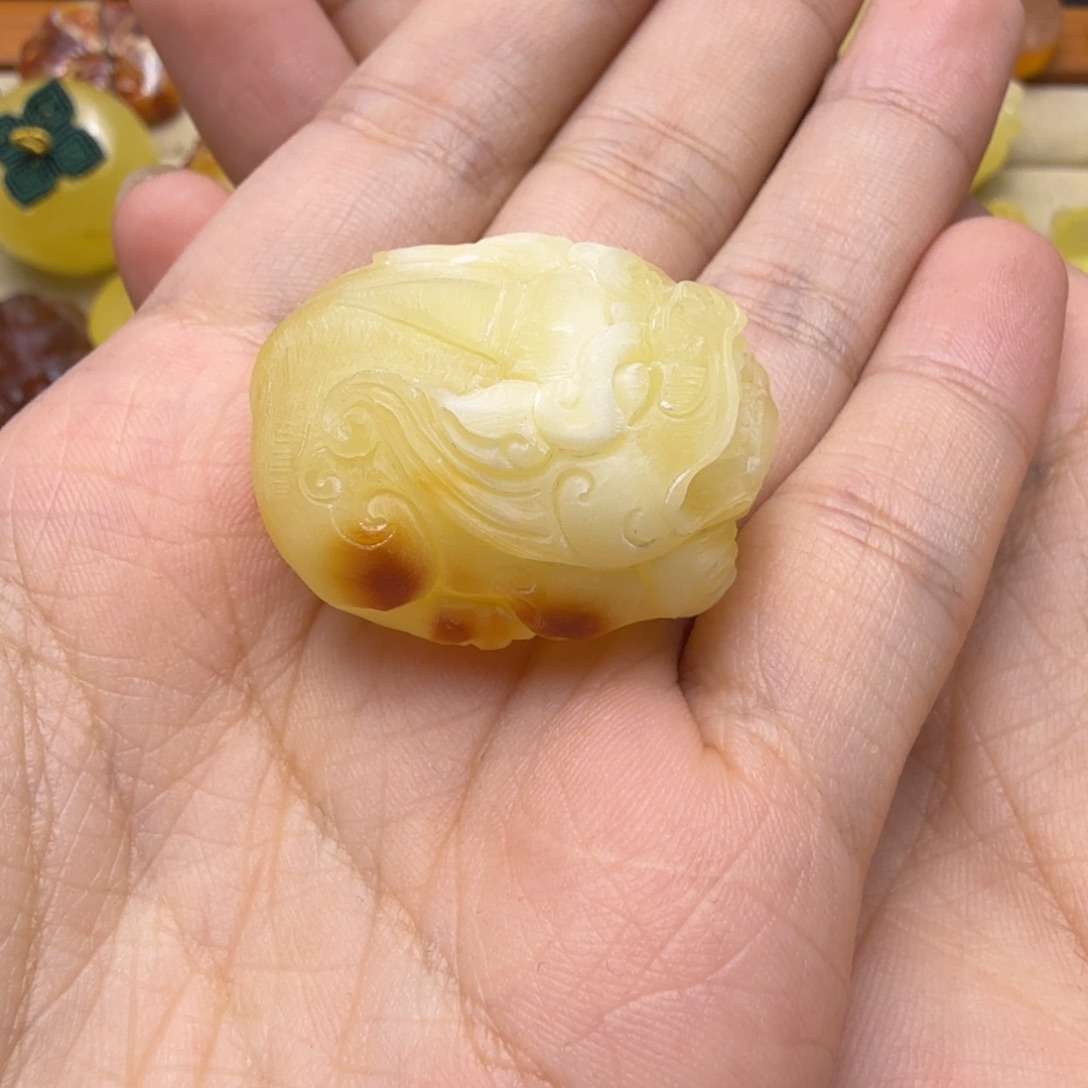 蜜蜡未镶嵌珠宝奇石