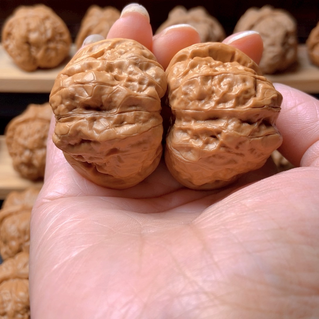 文玩核桃吊坠不***人蛤蟆头