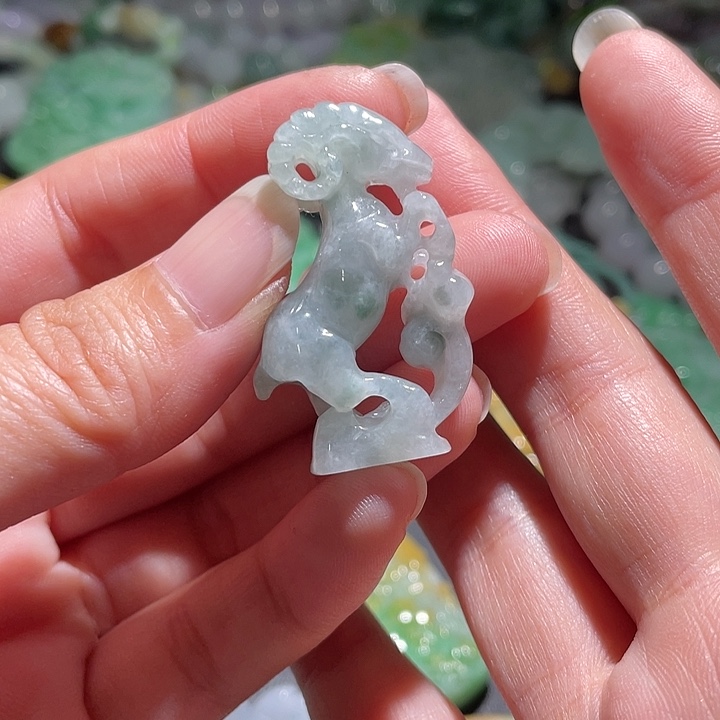 颈饰未镶嵌翡翠天