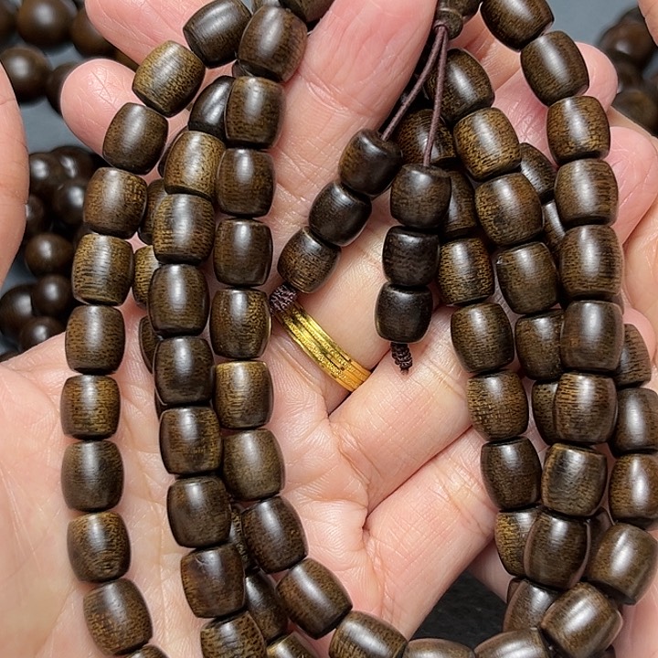 沉香手串白棋玉化