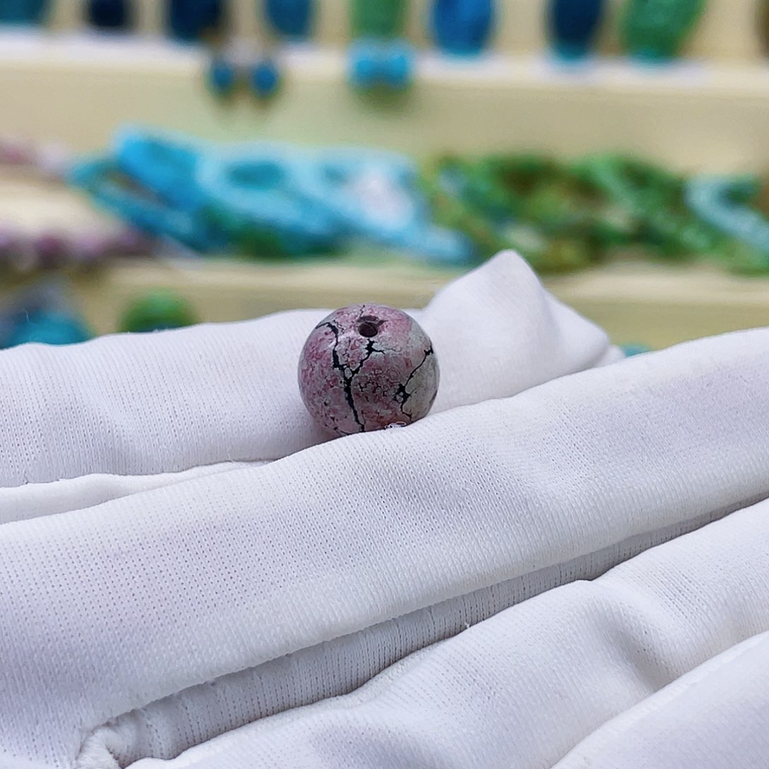 绿松石颈饰未镶嵌