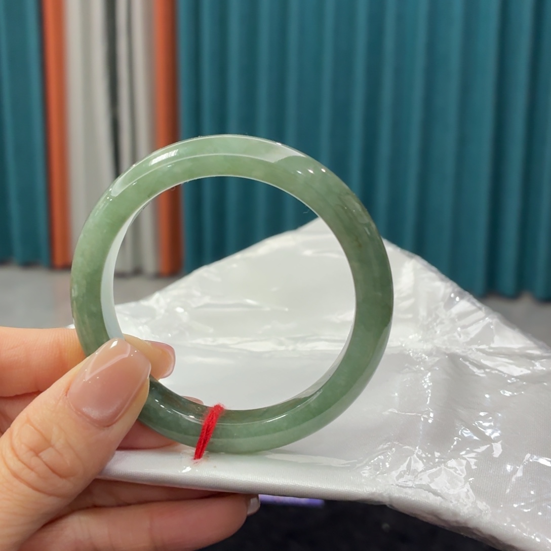 未镶嵌手镯翡翠完美者 慎拍 圈口52.8