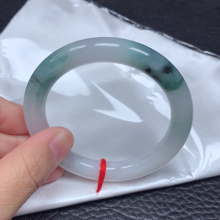 翡翠手镯（圆镯）未镶嵌